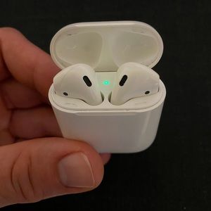 Apple AirPods